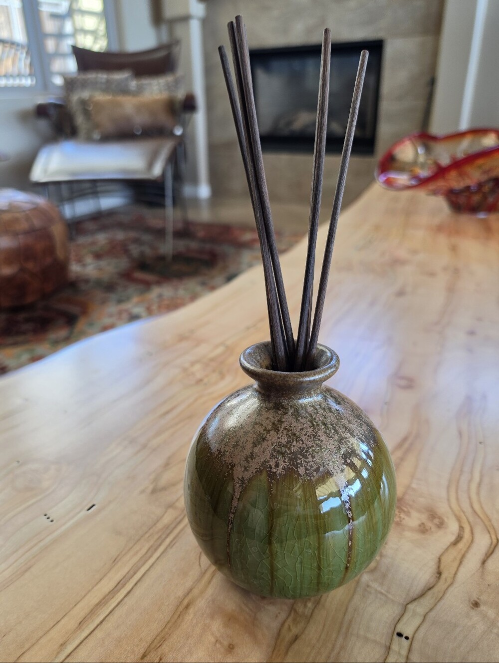 Handcrafted Green Ceramic Reed Diffuser Vase - Cabin Rustic Lodge - EUC